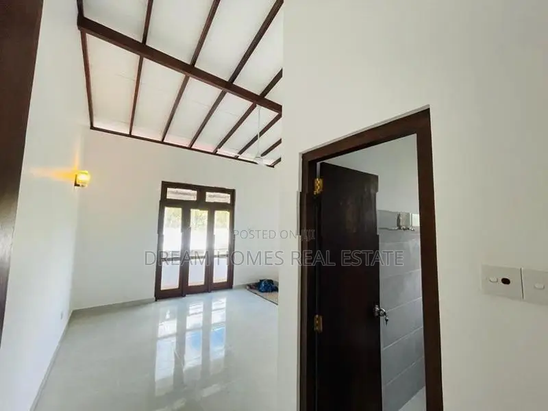 Athurugiriya ගෘහ නිරමාන ශිල්පයට නිමවූ ඉතා සුන්දර නිවහනක්