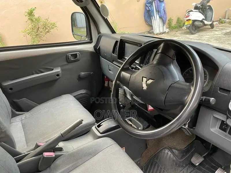 Mitsubishi Minicab 2012