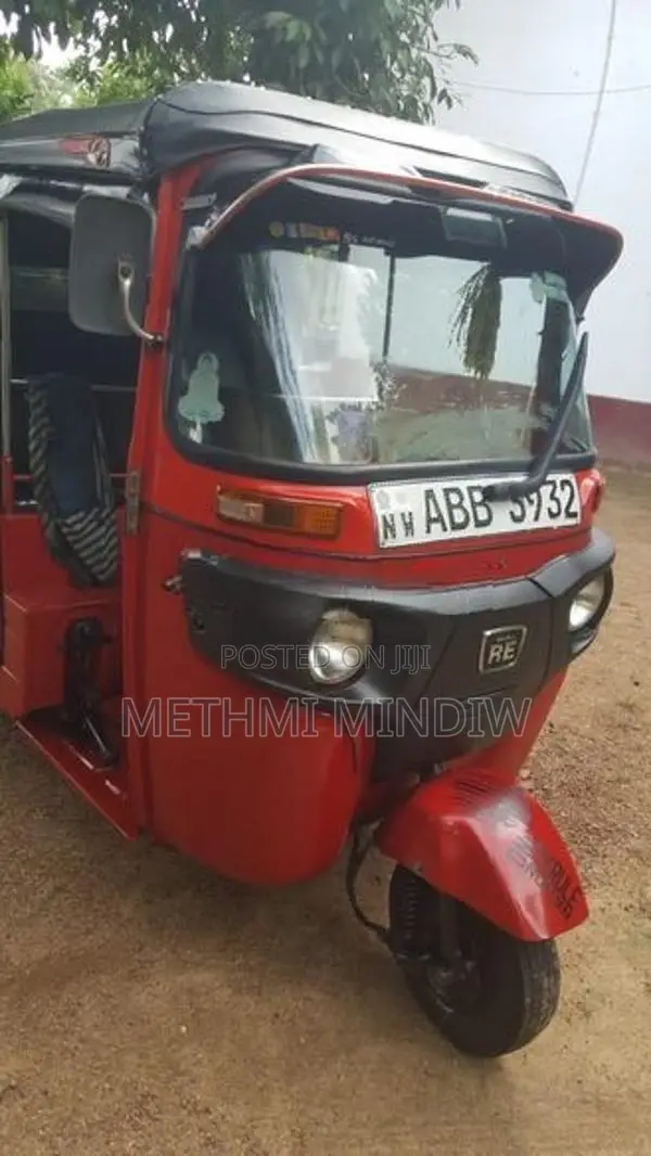 Bajaj RE 2015
