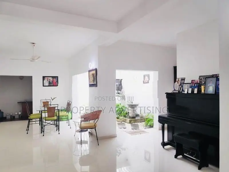 Luxury House for sale in Moratuwa