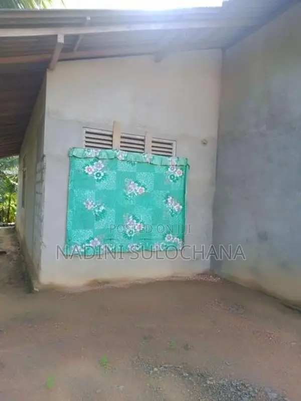 අඩක් නිම කර ඇති නව නිවසක් විකිණීමට - Maharagama