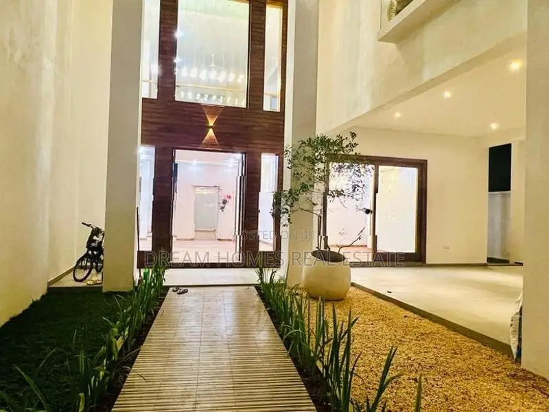 Luxury Brand New House for Sale Battaramulla