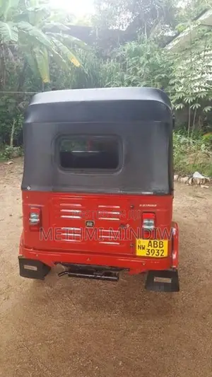 Bajaj RE 2015
