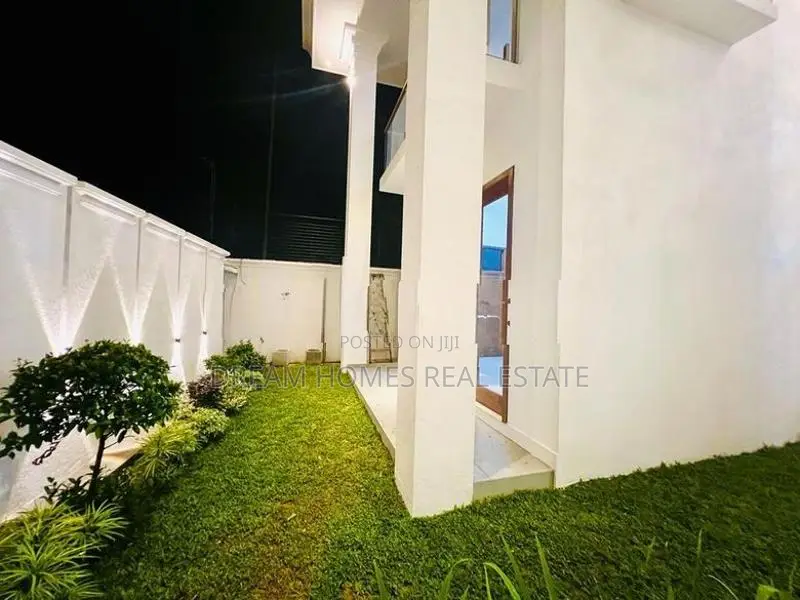 Luxury Brand New House for Sale Battaramulla