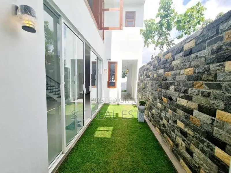 Modern Designed 5BR Luxury 3 Story House For Sale In Piliyandala