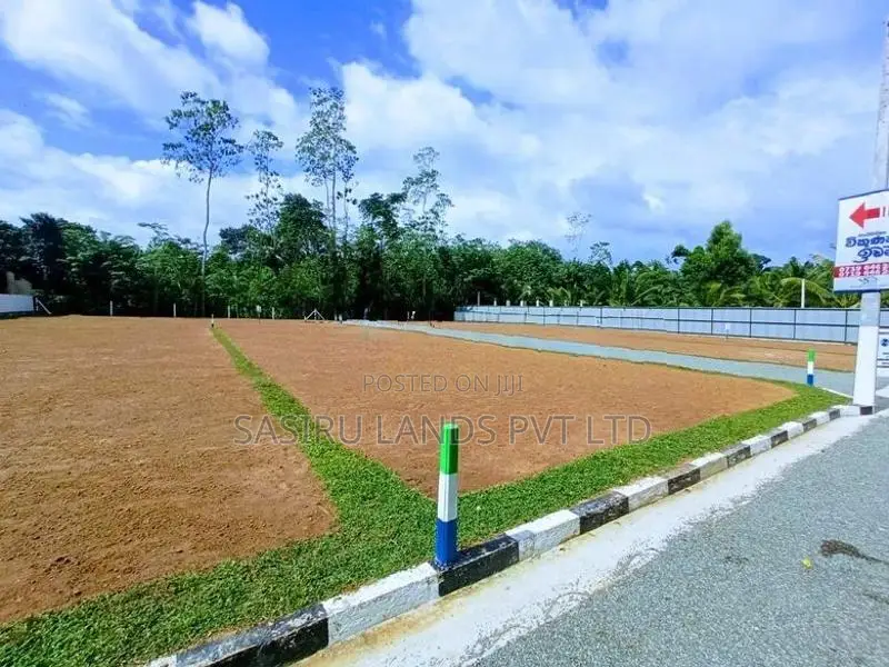 Land for Sale in Banadaragama