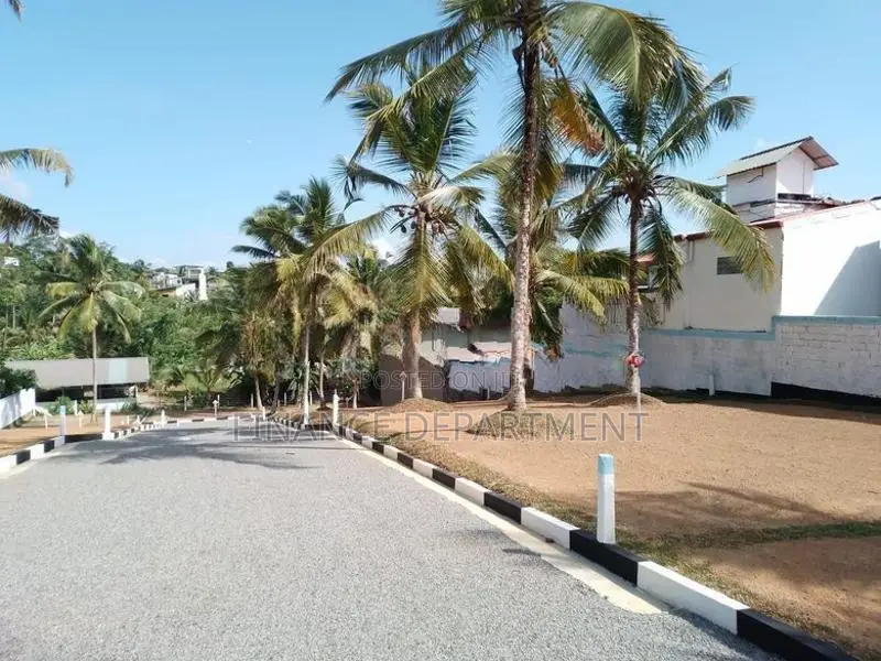 Pannipitiya Super Luxury Land for Sale in Vidyala Junction