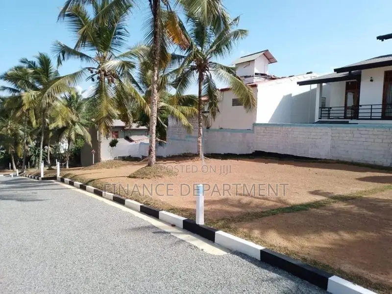 Pannipitiya Super Luxury Land for Sale in Vidyala Junction