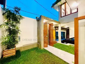 Beautiful Paddy Fields Views Luxury House For Sale Thalawathugoda