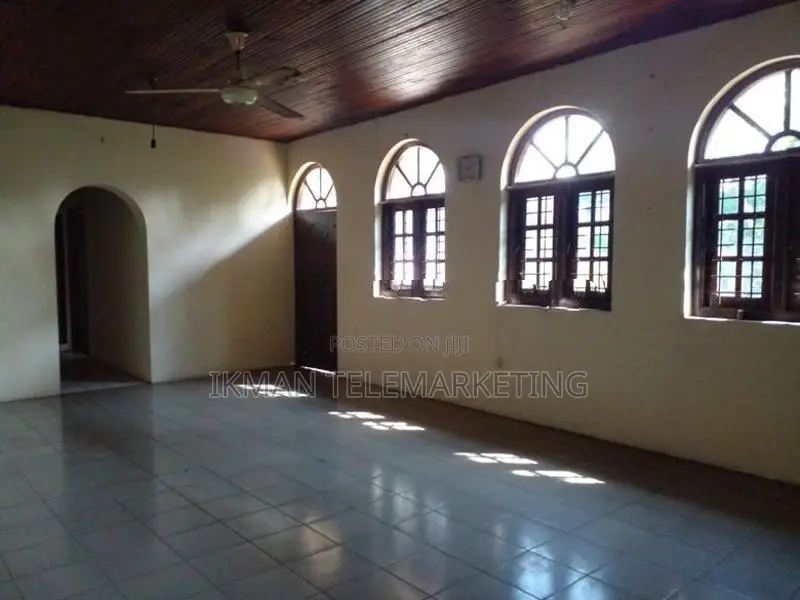 Upstairs House for Rent in Kadawatha