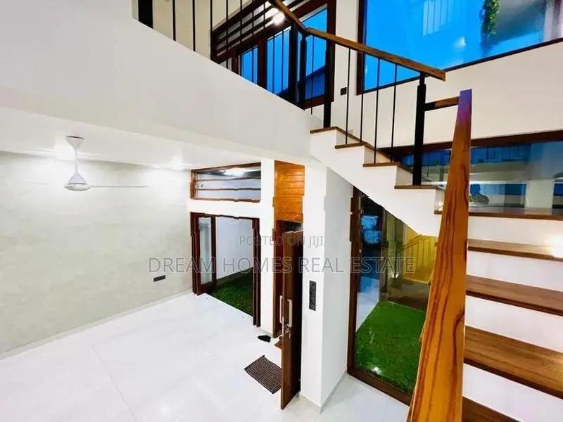 Beautiful Paddy Fields Views Luxury House For Sale Thalawathugoda