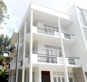 Baththaramulla : B/N, 9BR (15P) Luxury House for Sale