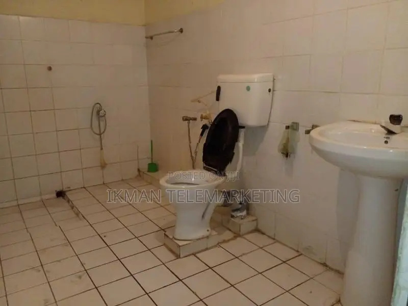 Upstairs House for Rent in Kadawatha