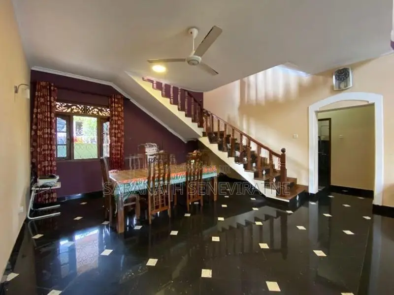 Grand House With Swimming Pool on 1st Floor - Dehiwala Attidiya