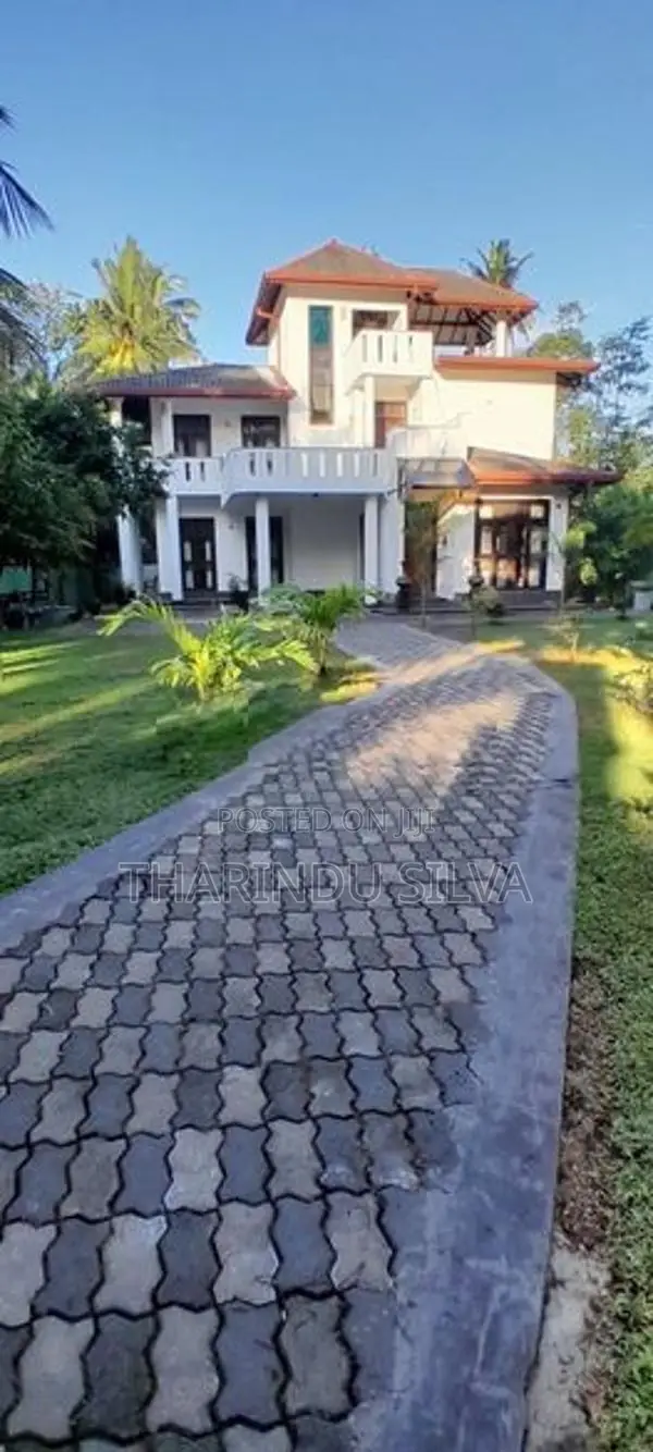 Luxury Three Story House for Rent In Panadura