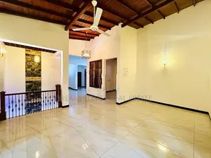 Luxury House For Sale in Hokandara rd, Thalawathugoda