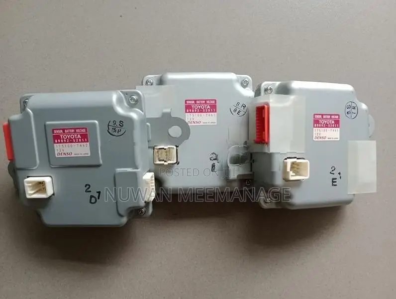 Toyota Aqua Hybrid Battery ECU with Bus Bar