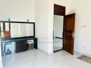 Luxury 2 Story House for Sale in Thalawathugoda