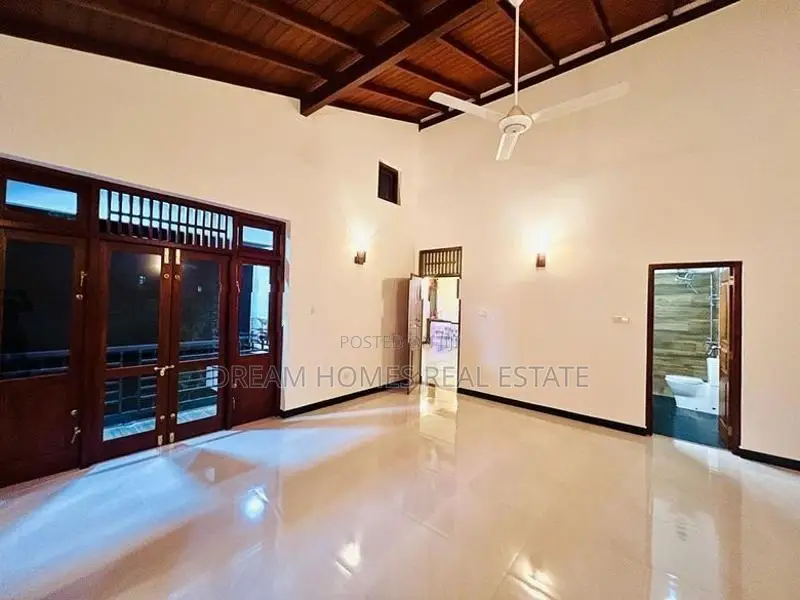 Luxury 2 Story House for Sale in Thalawathugoda