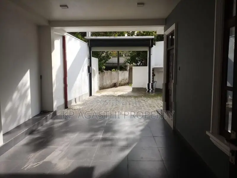 20P Brand New Luxury House for Sale in Nugegoda