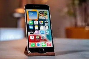 Apple iPhone SE 3 (Used)