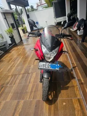 Bajaj Pulsar 150 2015