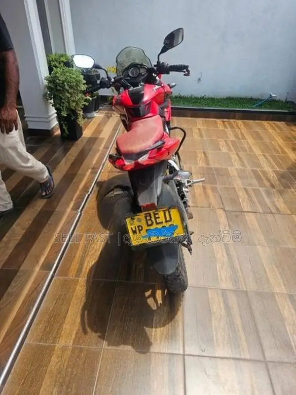 Bajaj Pulsar 150 2015