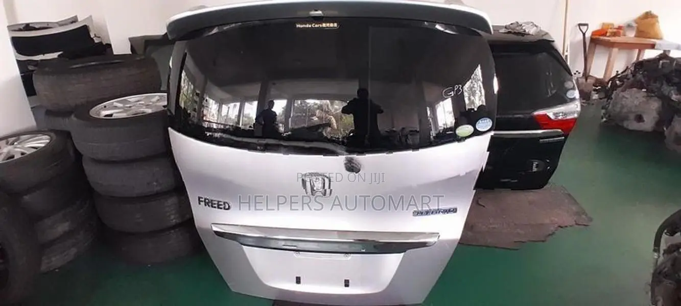 Honda Freed Gp3 Dicky door