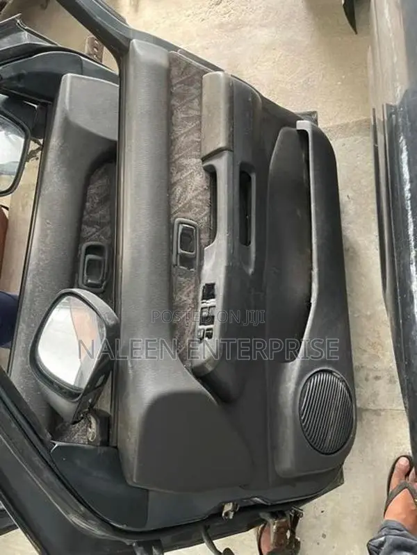 Nissan Terrano Power Door Set