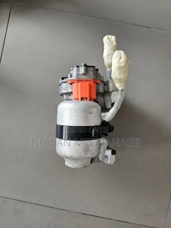 Nissan X Trail T32 hybrid AC Compressor