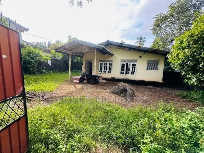 (IP65) Land with house for sale in Madapatha Piliyandala