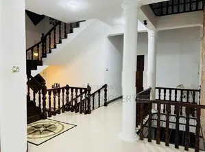 (IP77) Luxury living in this stunning 4-floor house on 11.315 p