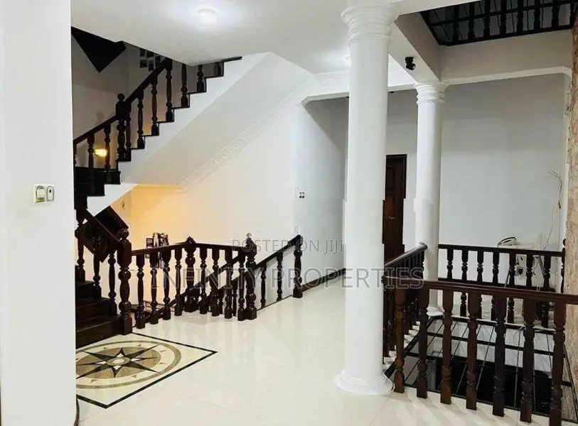 (IP77) Luxury living in this stunning 4-floor house on 11.315 p