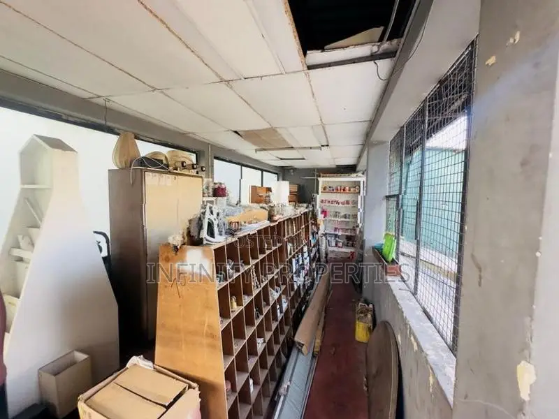(IP116) 53 P With Factory Stores Wherehouse SALE at BORALESGAMUWA