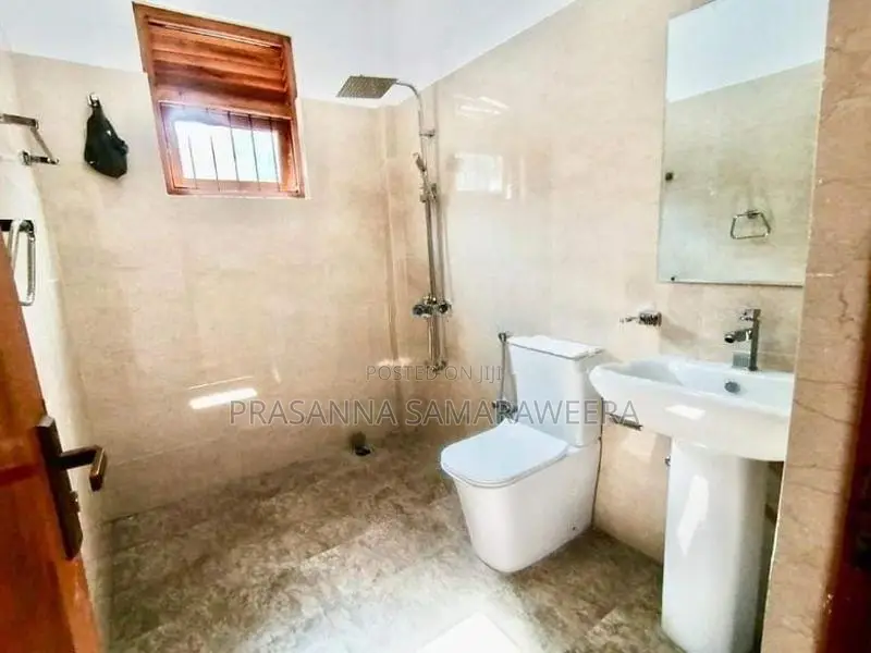 Brand New Modern Super Luxury House for Sale - Piliyandala