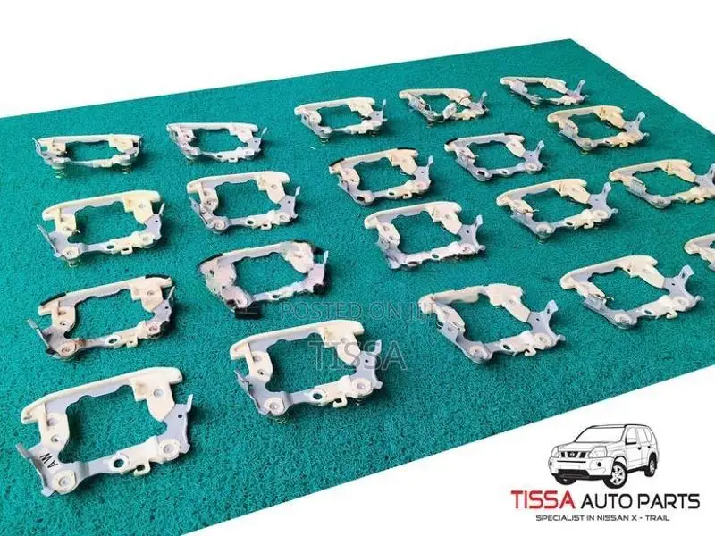 Nissan X-Trail Horn Plate
