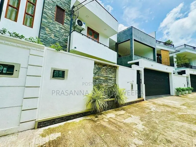 new super house in piliyandala colombo road near by