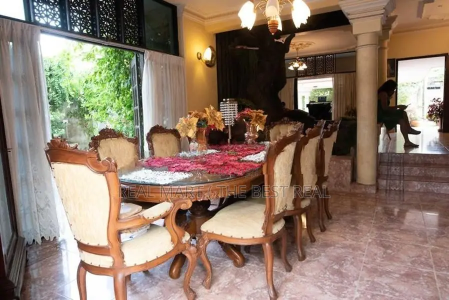 Kelaniya : 9 Bedrooms (43 Perch) Luxury Villa for sale at Wanawasala