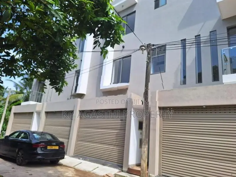 Brand New 3st Super Luxury House for Sale in Dehiwala