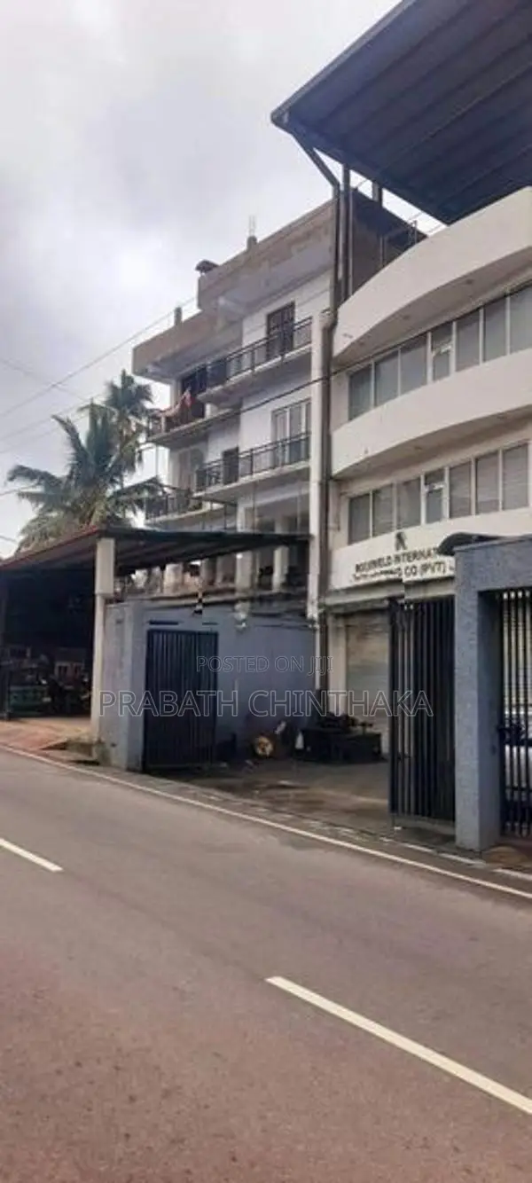 Building for Rent in Nugegoda ( Embuldeniya )