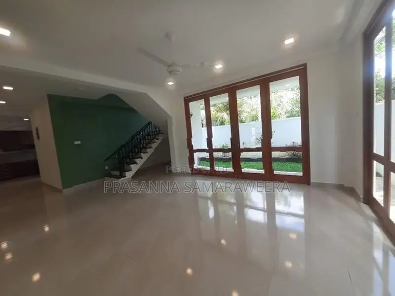 new super house in piliyandala colombo road near by