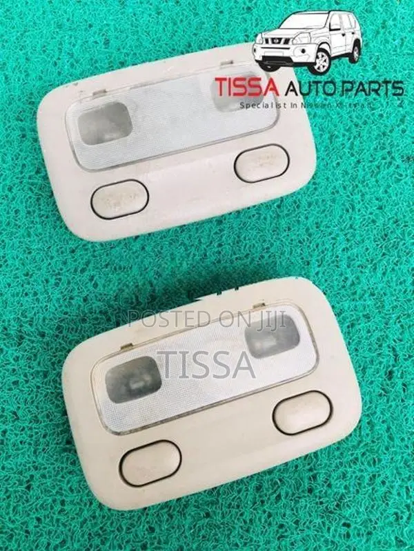 Nissan X-Trail T30 Hood Lamp