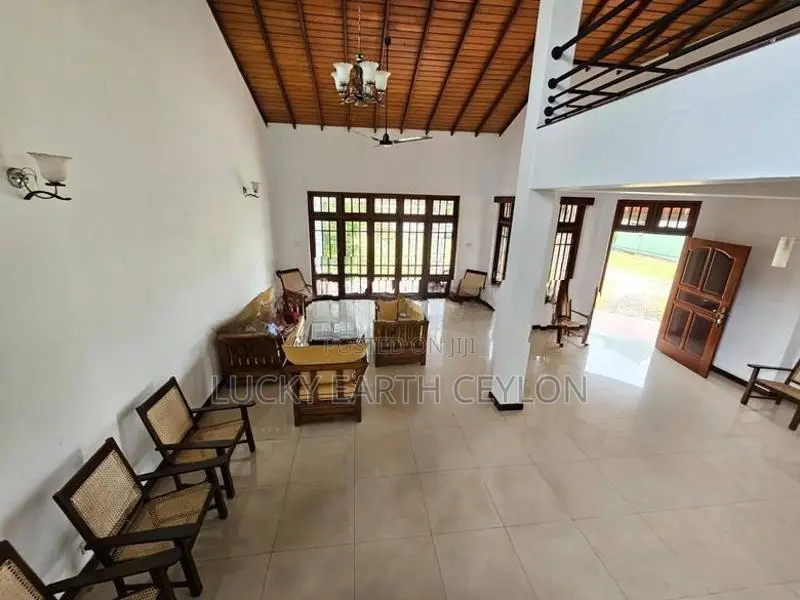 Madiwela Beautiful Semi Furnished 2 Story House For Rent