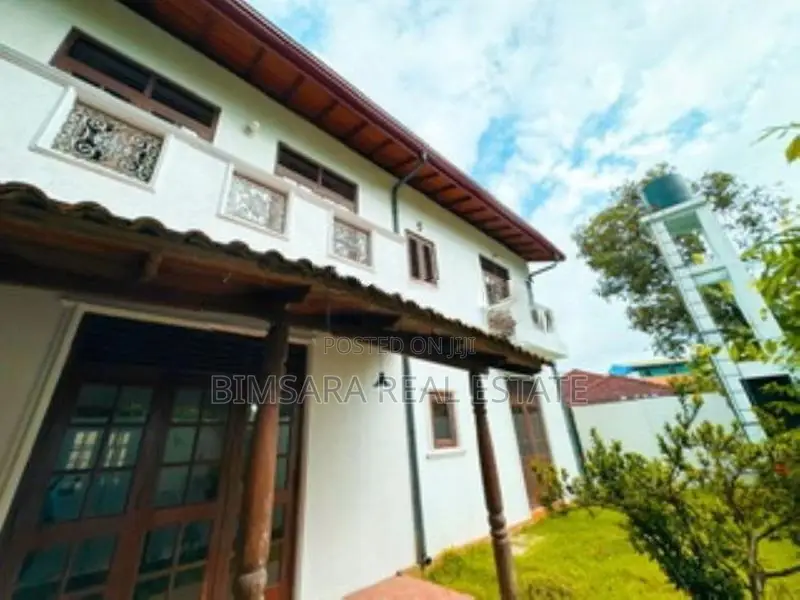 4 Bedroom House in Robert Gunawardena Mawatha, Battaramulla (SH 15069)