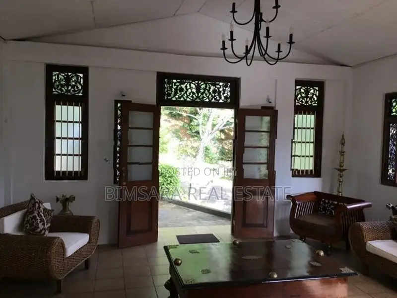 100 Year Old Ancestral Walauwa for Lease in Pilimathalawa