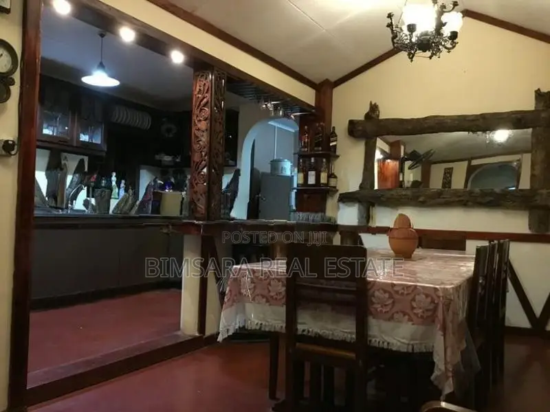 100 Year Old Ancestral Walauwa for Lease in Pilimathalawa