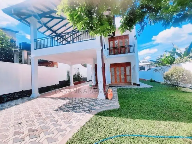 Brand new Super luxurious uncommon house in Piliyandala bandaragama ro