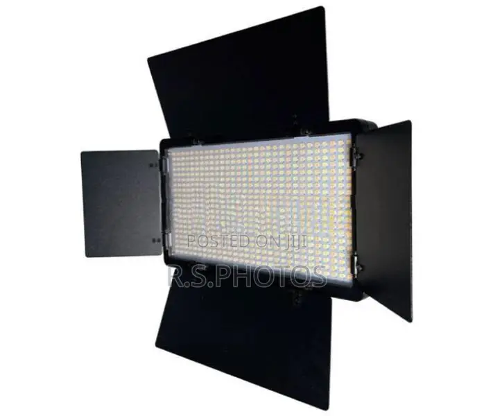 Pro LED 800 RGB Video Light