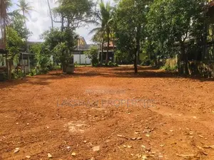 Land For Sale In Moratuwa Laxapathiya