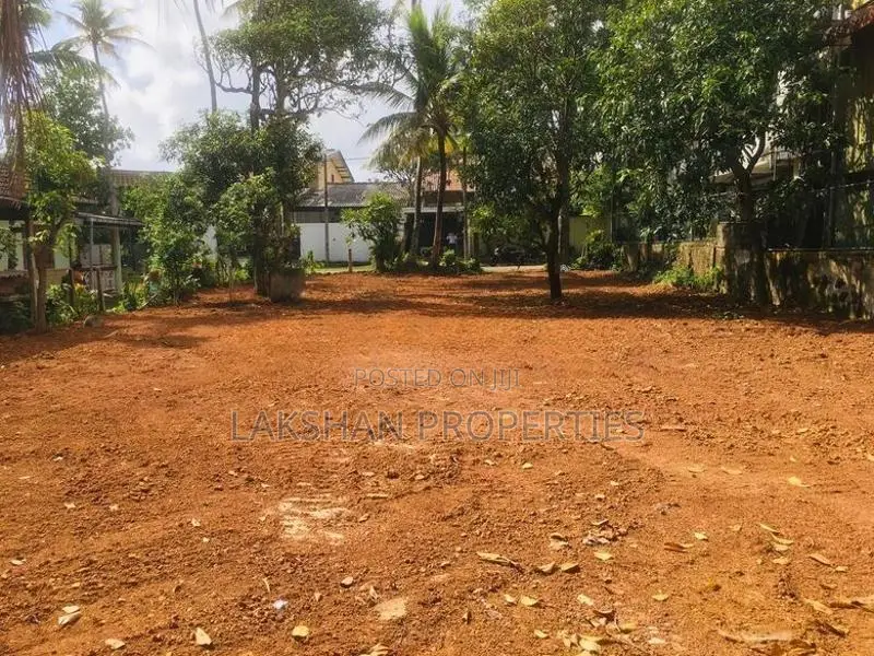 Land For Sale In Moratuwa Laxapathiya